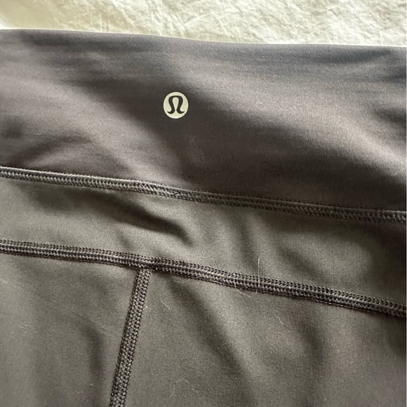 lululemon black cropped leggings, size 12 - Picture 3 of 10